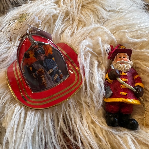 Set of two firefighter Christmas ornaments - Picture 1 of 5
